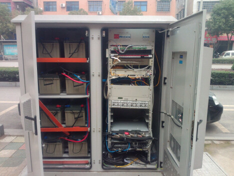 China Outdoor Street Telecom Cabinet, With Air Conditioner or Heat Exchanger, IP55 supplier