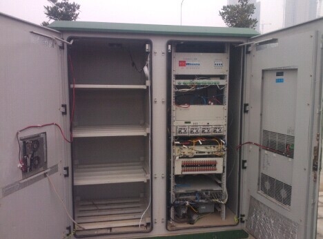 China DDTE023,IP55 Thermostatic Outdoor Telecom Shelter With Equipment Part And Battery Part supplier