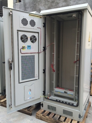 China ET9090210,19 Inch Rack Custom Made Outdoor Telecom Cabinet/Enclosure With Heat Exchanger supplier
