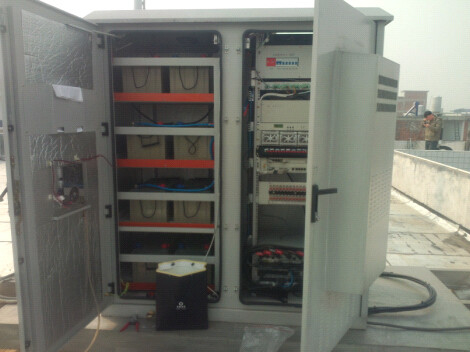 China Outdoor Integrated Telecom Cabinet, IP55, With Battery And Equipment Compartment supplier