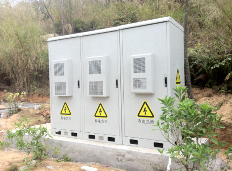 China Three Compartment Outdoor Telecom Cabinet, IP55, With Air Conditioner or Heat Exchanger supplier