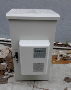 China DDTE050,Pole Mounted Outdoor Telecom Cabinet,With Embedded Telecom Power System/Rectifier supplier